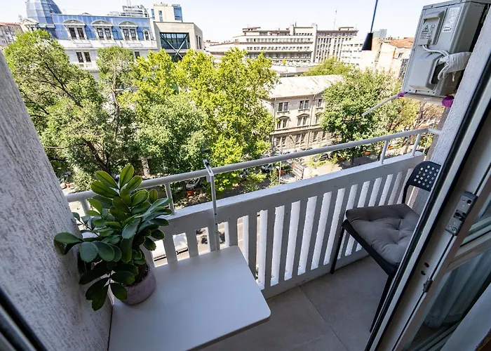 Romana Vibe Elegance In The Heart Of The Apartamento *