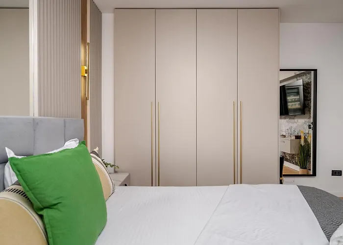 Romana Vibe Elegance In The Heart Of The Appartement