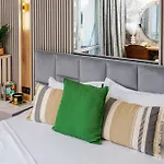 아파트 Romana Vibe Elegance In The Heart Of The *