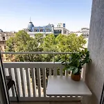 Romana Vibe Elegance In The Heart Of The * ブカレスト