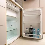 Romana Vibe Elegance In The Heart Of The アパート