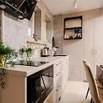 Romana Vibe Elegance In The Heart Of The 아파트 부쿠레슈티