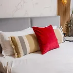 アパート Romana Vibe Elegance In The Heart Of The *