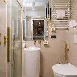 아파트 Romana Vibe Elegance In The Heart Of The *